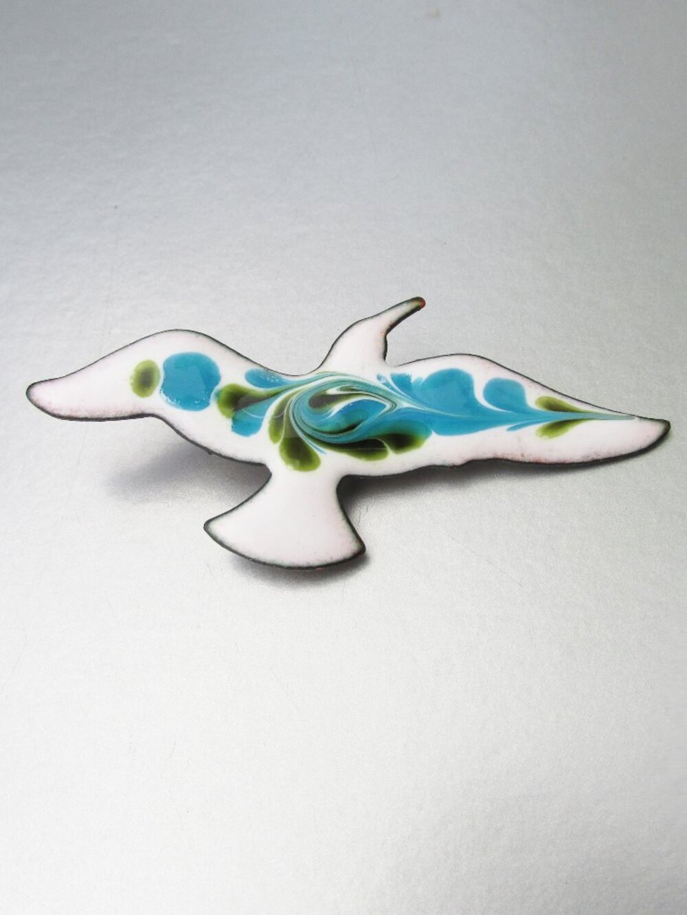 Vintage Signed INGA Carlson Blue on White Enamel Copper Seagull Bird Brooch Pin